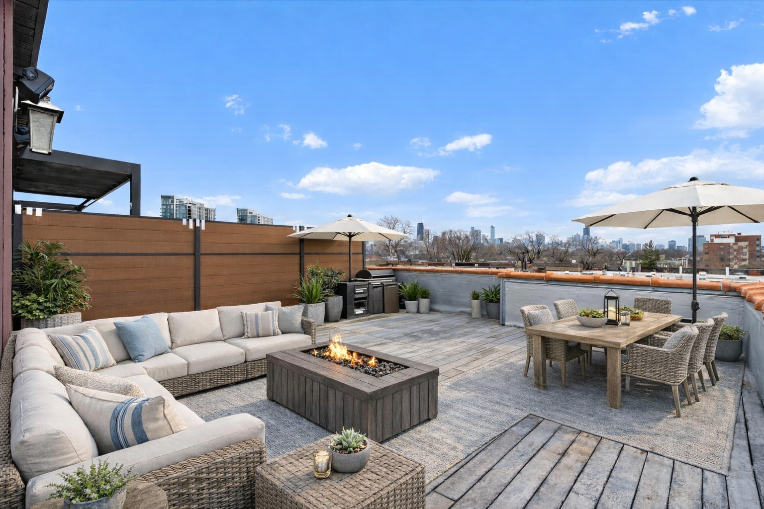 929 W Montana Street Unit: 4W