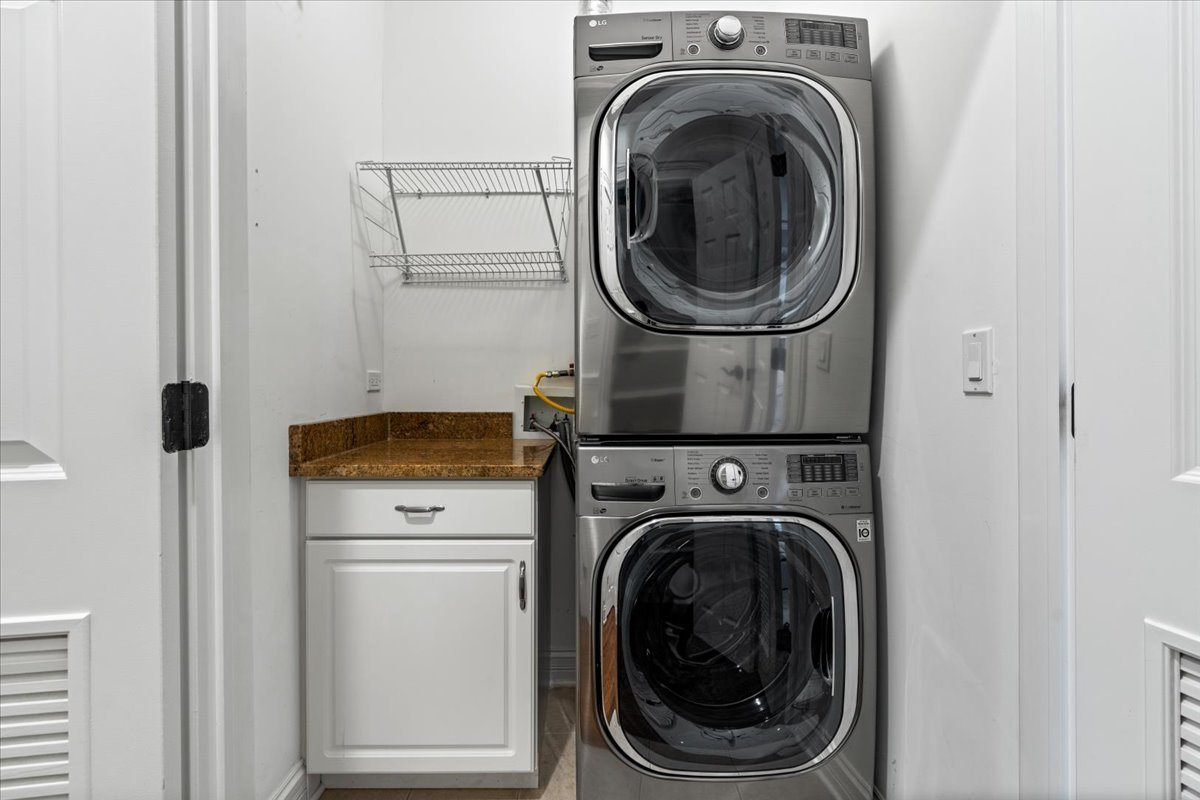 929 W Montana Street Unit: 4W