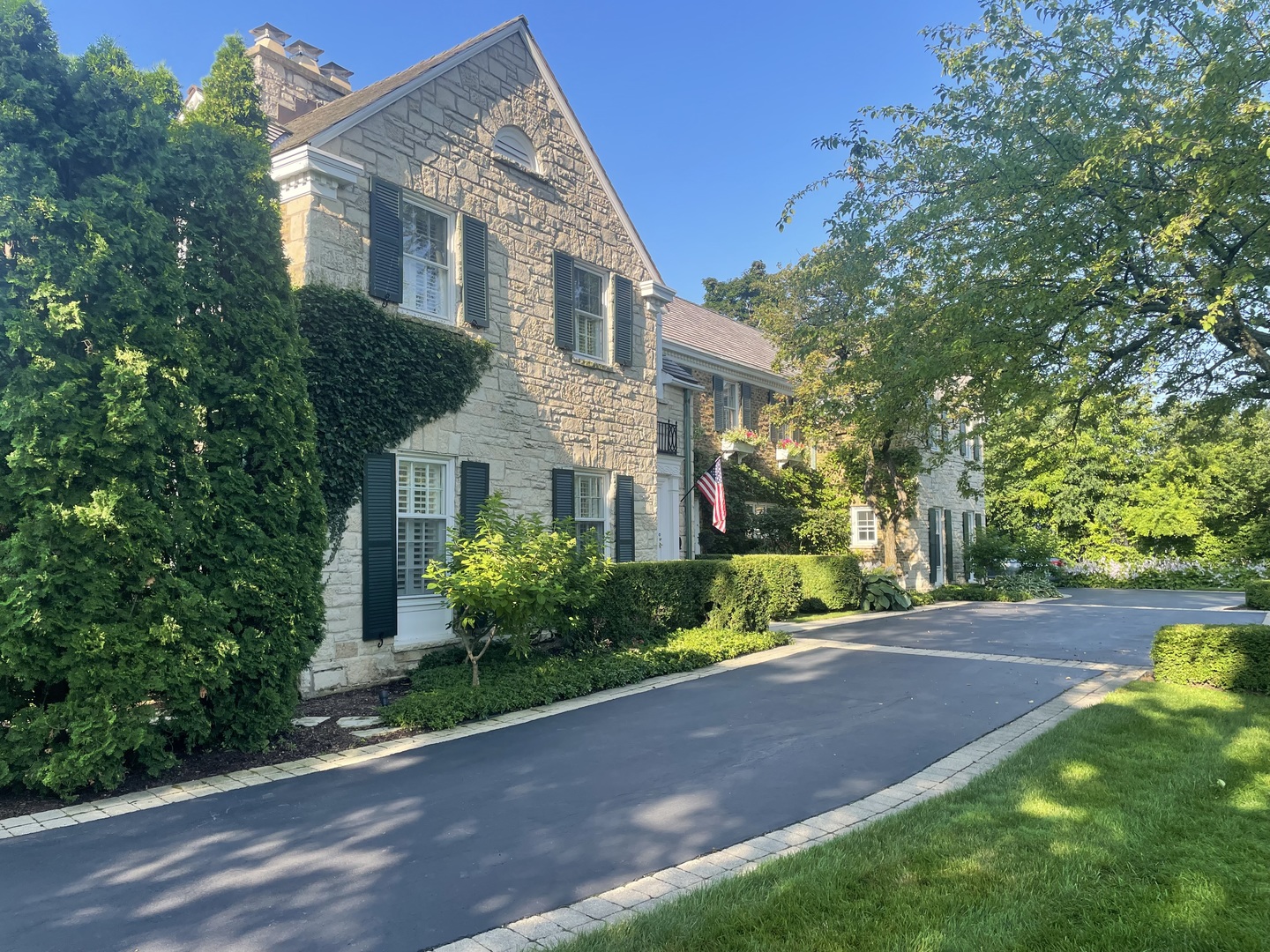 965 Castlegate Court