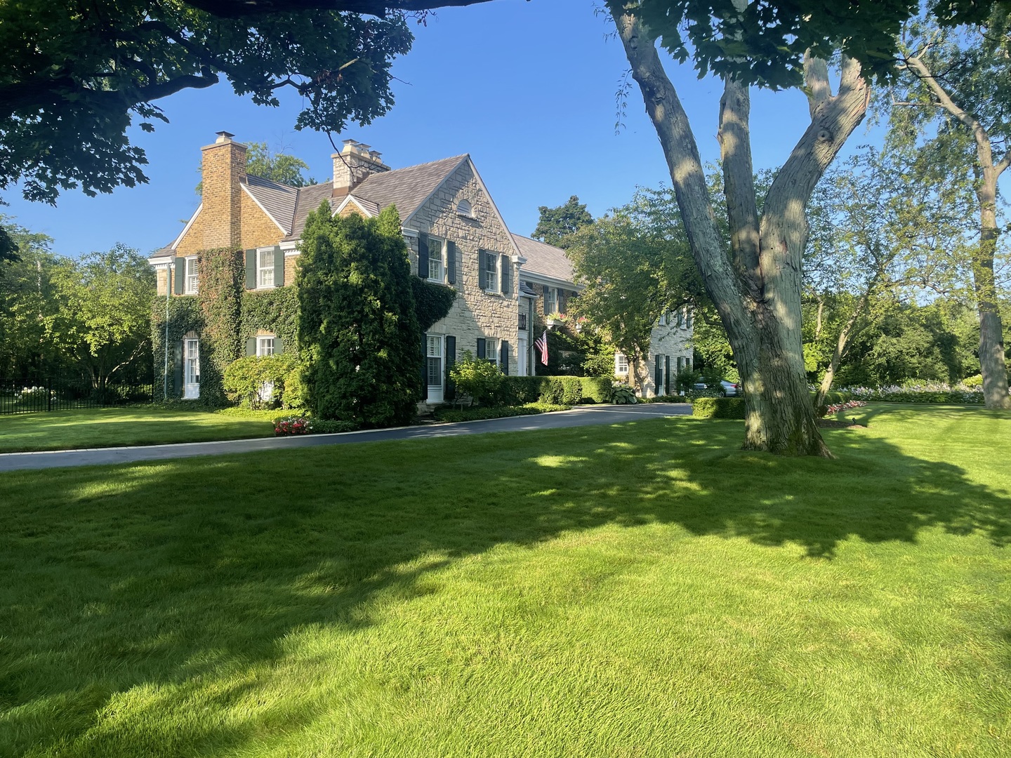 965 Castlegate Court