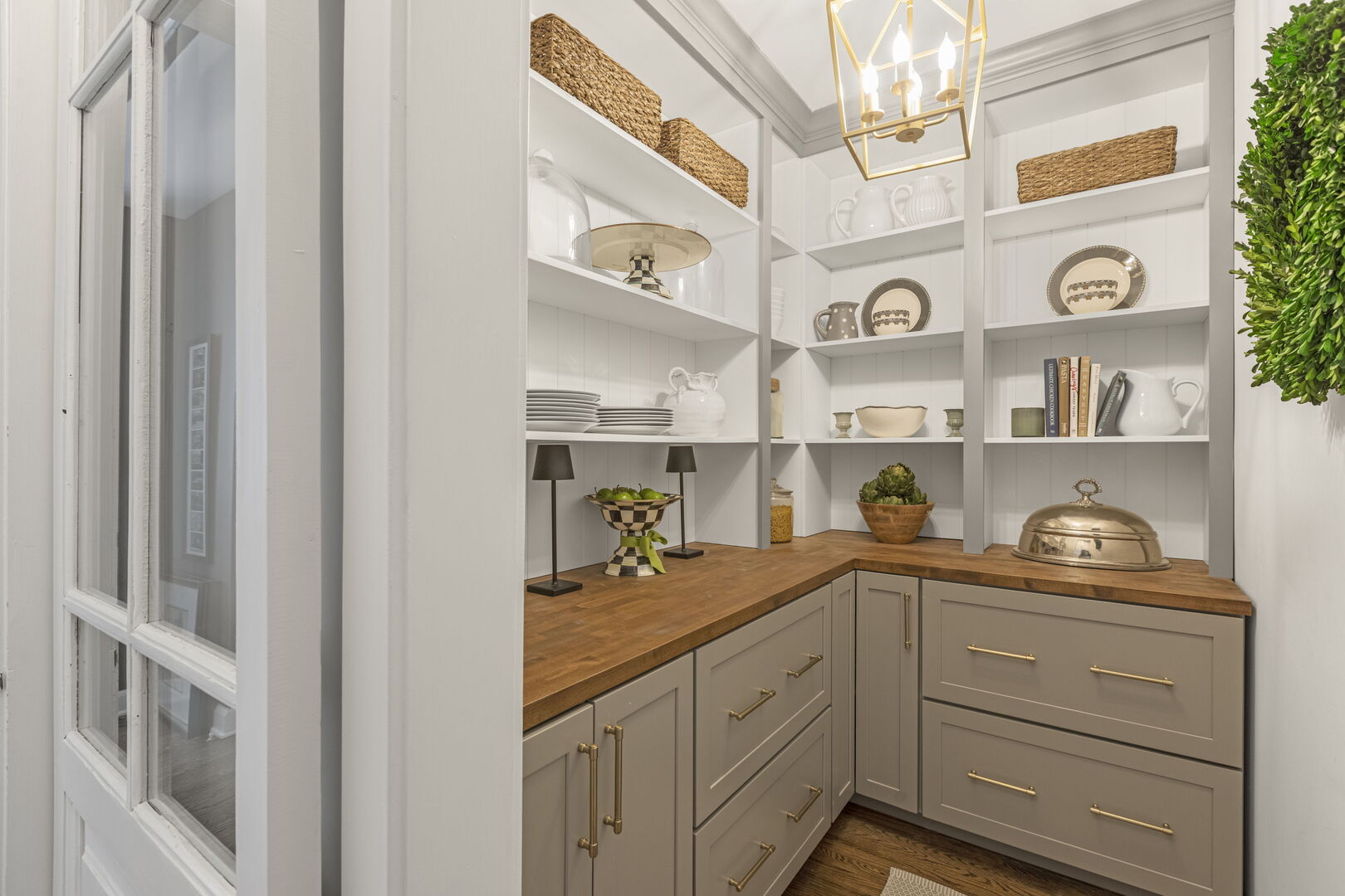 965 Castlegate Court