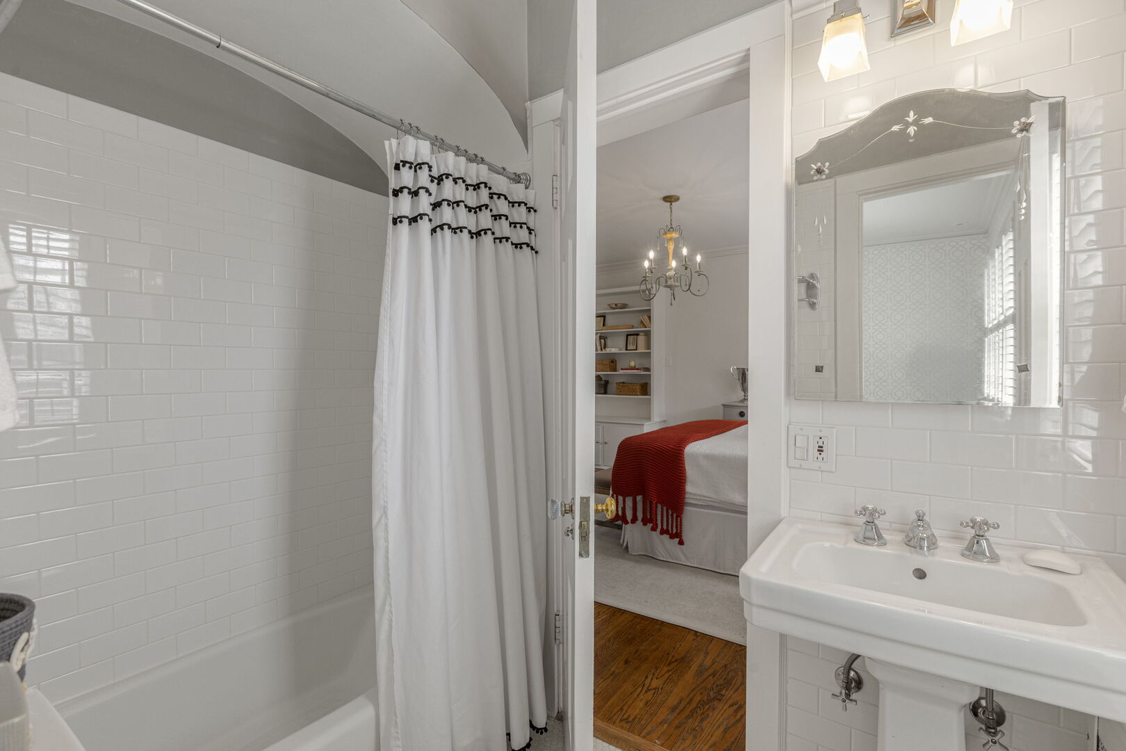 965 Castlegate Court