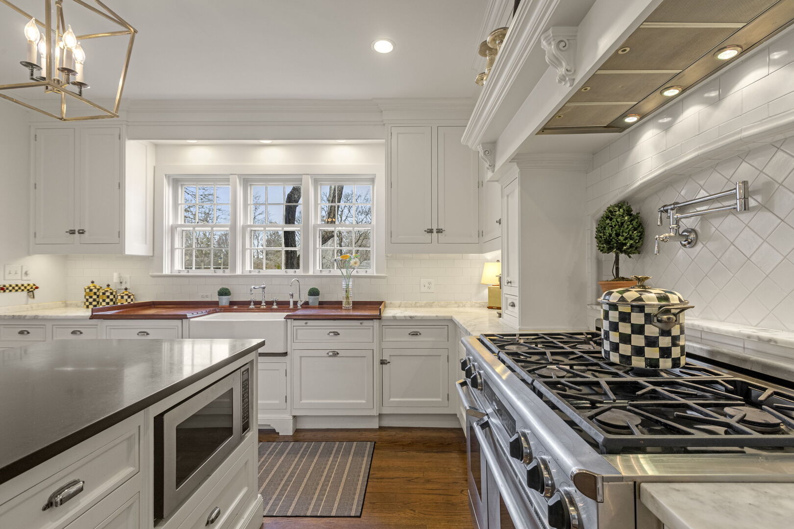 965 Castlegate Court