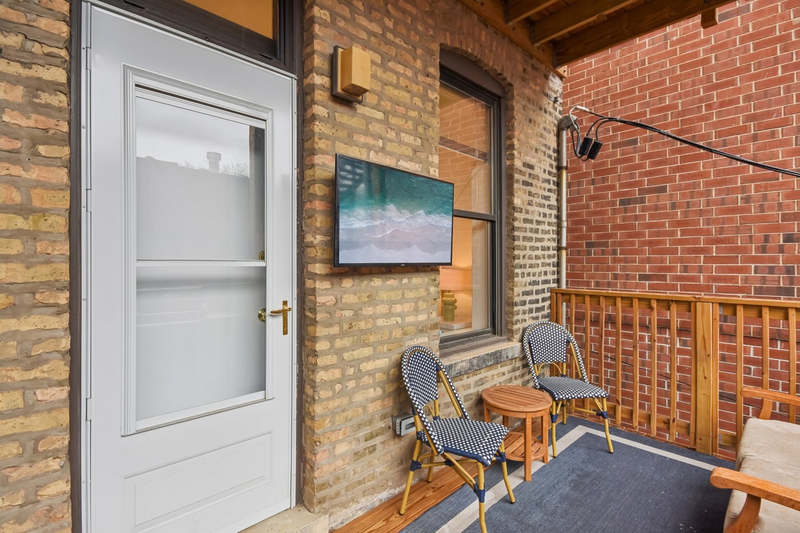 2142 N Racine Avenue Unit: 2