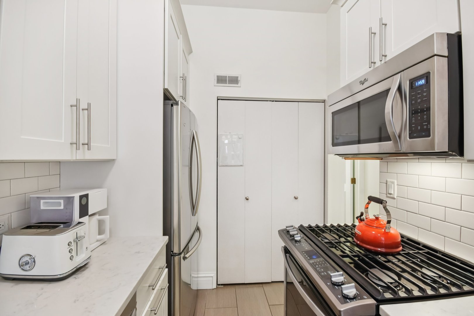 2142 N Racine Avenue Unit: 2