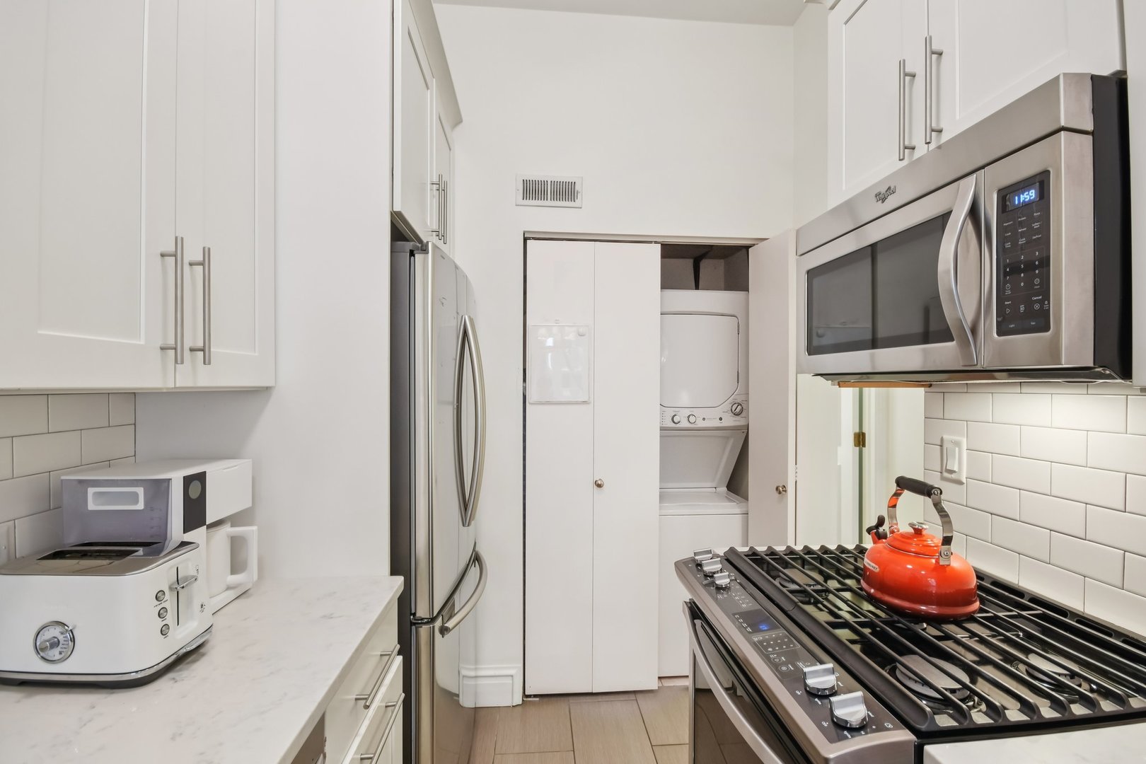 2142 N Racine Avenue Unit: 2