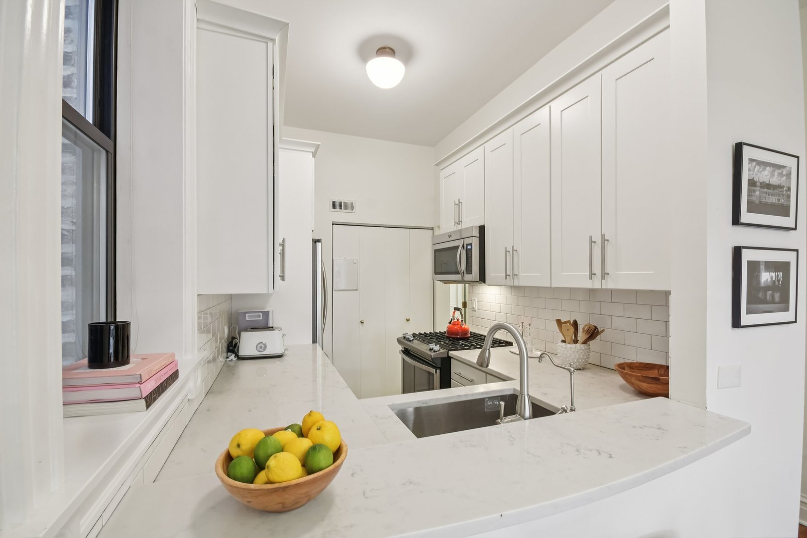 2142 N Racine Avenue Unit: 2