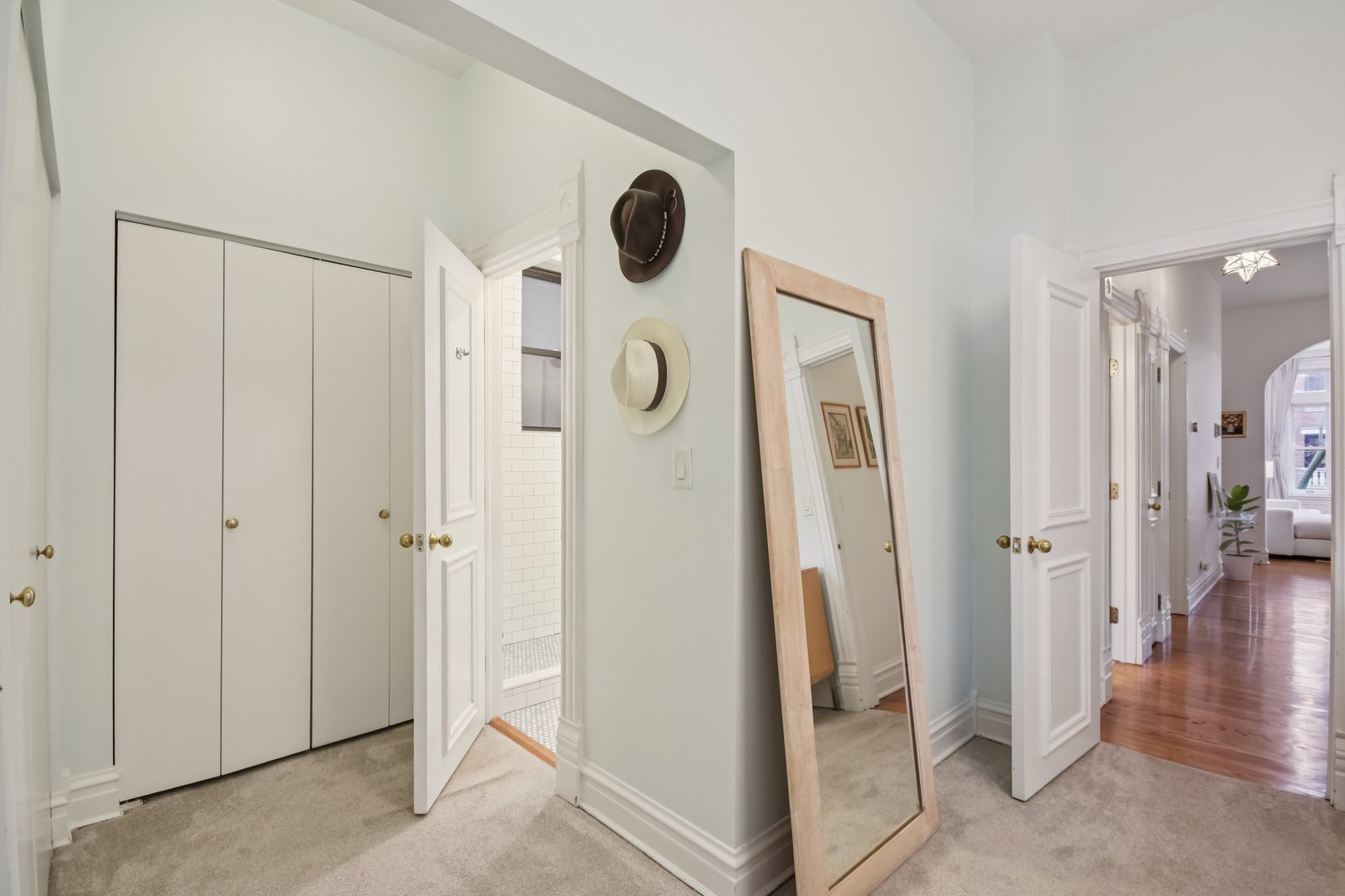 2142 N Racine Avenue Unit: 2