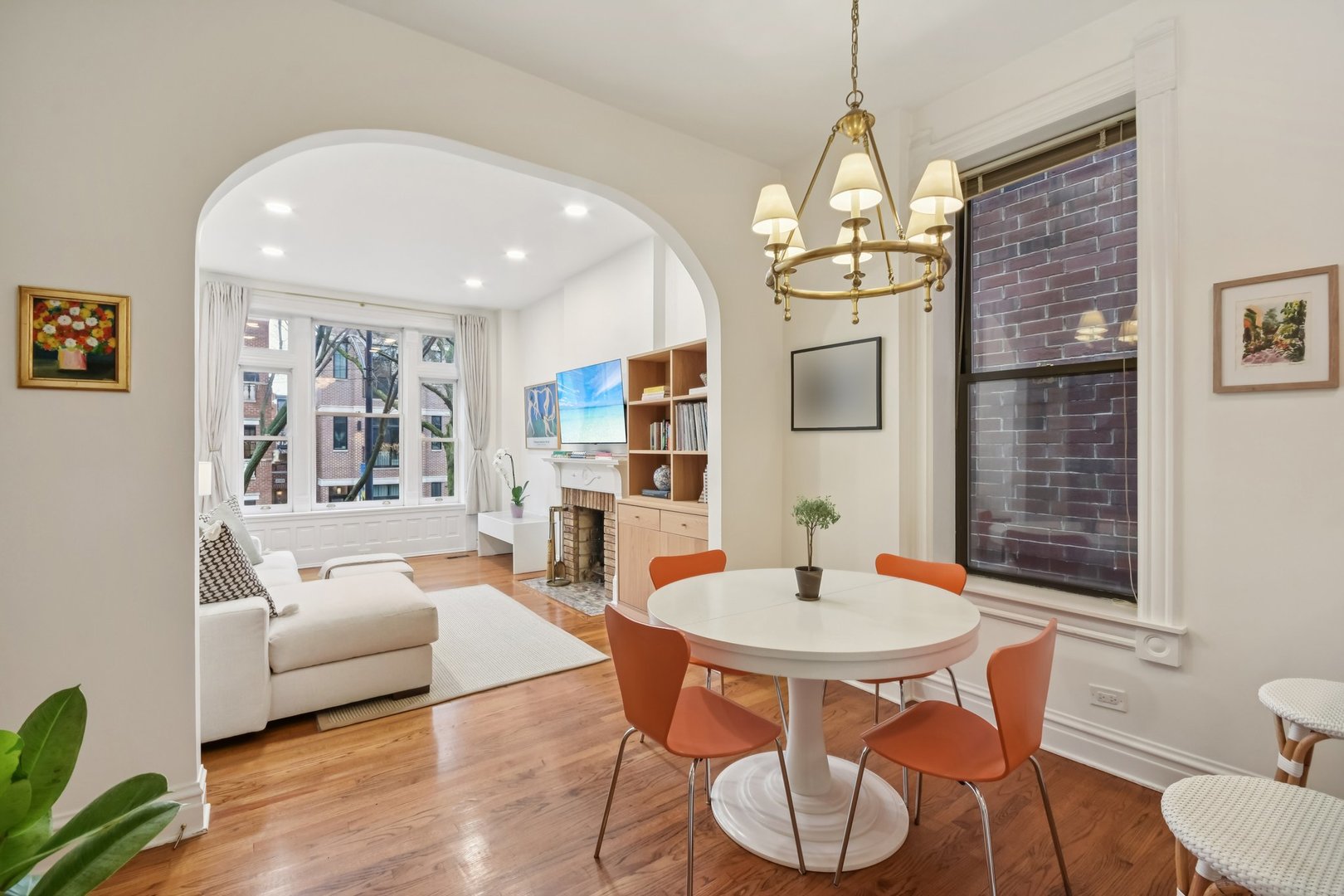 2142 N Racine Avenue Unit: 2