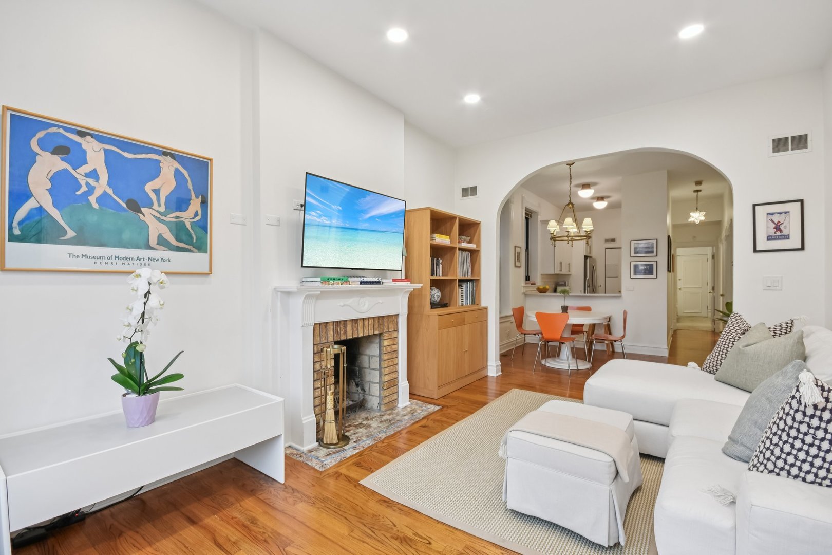 2142 N Racine Avenue Unit: 2