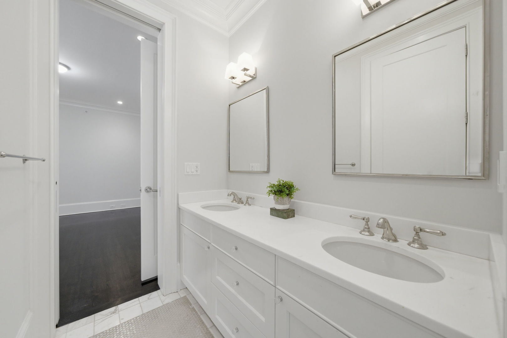 2658 N Mildred Avenue