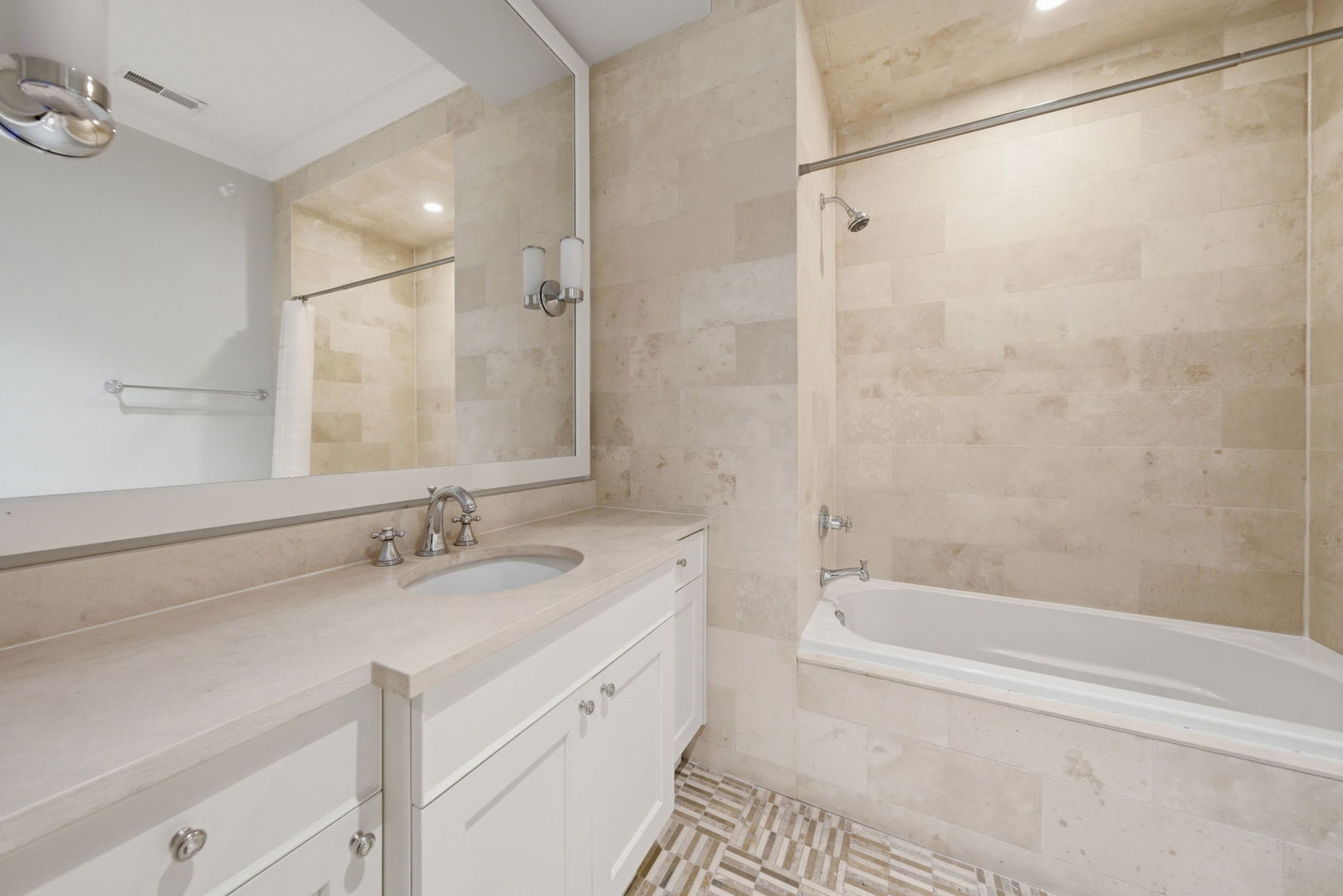 2658 N Mildred Avenue