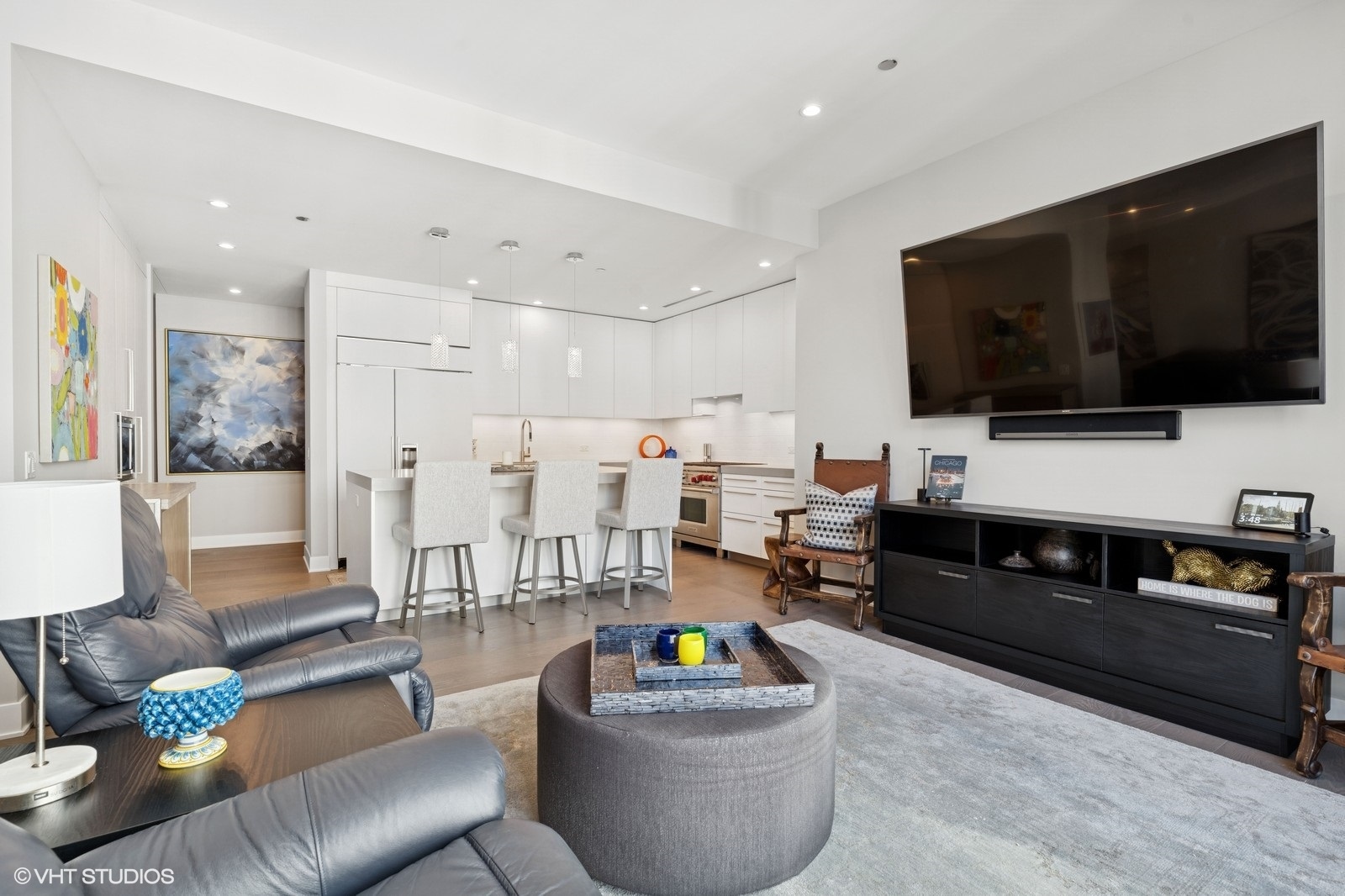 403 N Wabash Street Unit: 15B