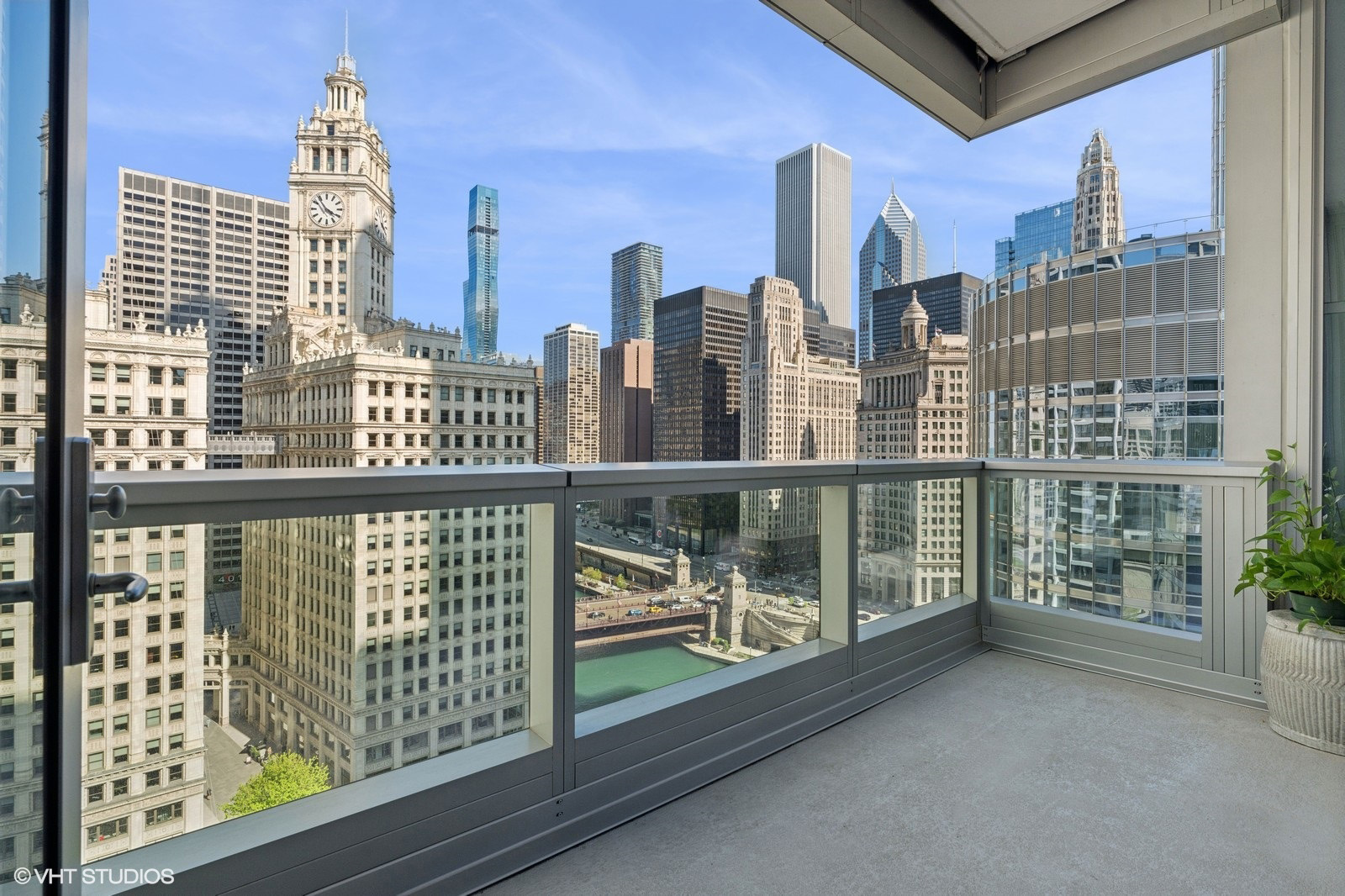 403 N Wabash Street Unit: 15B