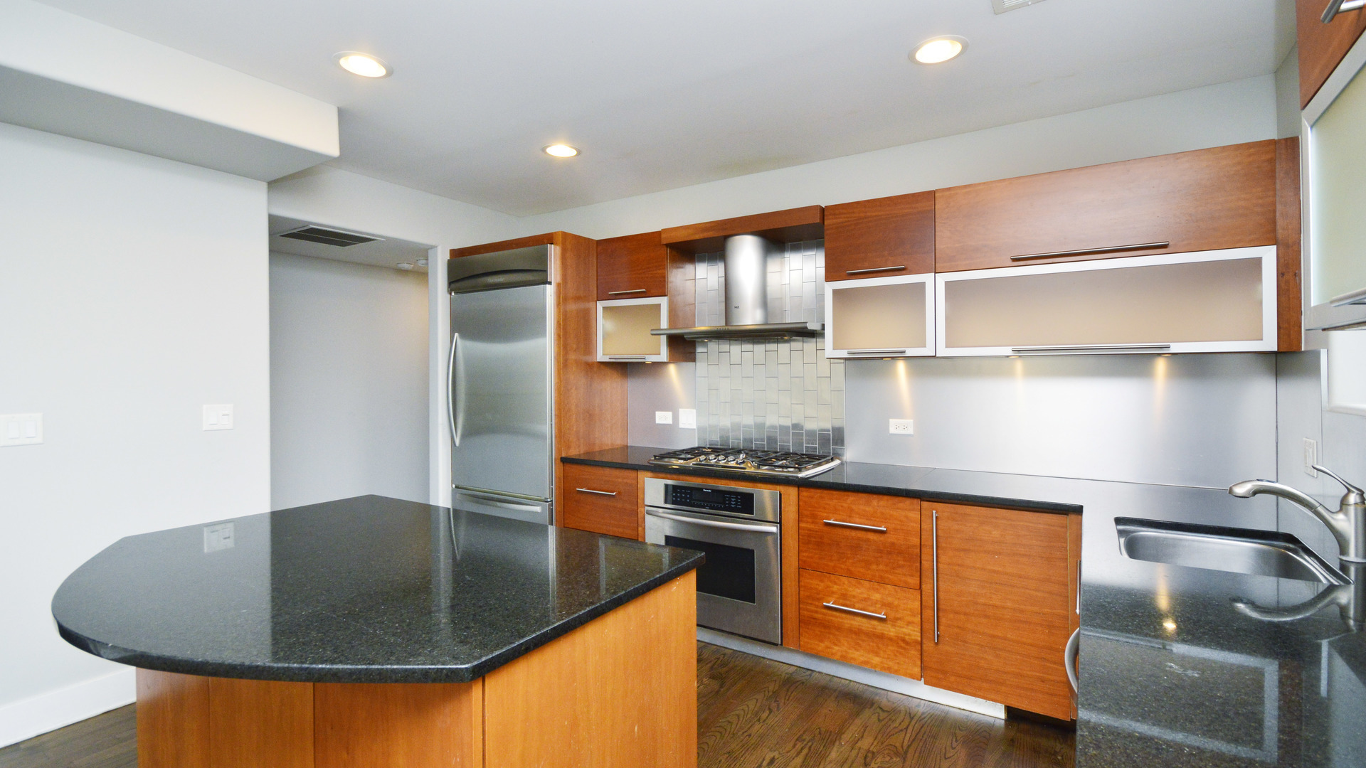 1926 N Lincoln Park West Street Unit: 5A