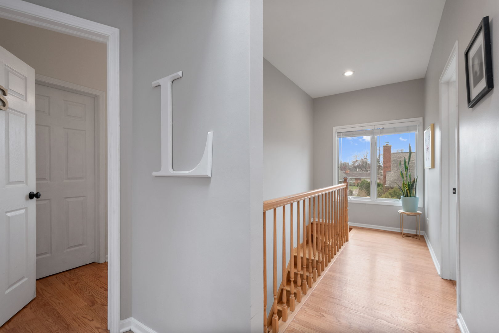 160 E LAHON Street