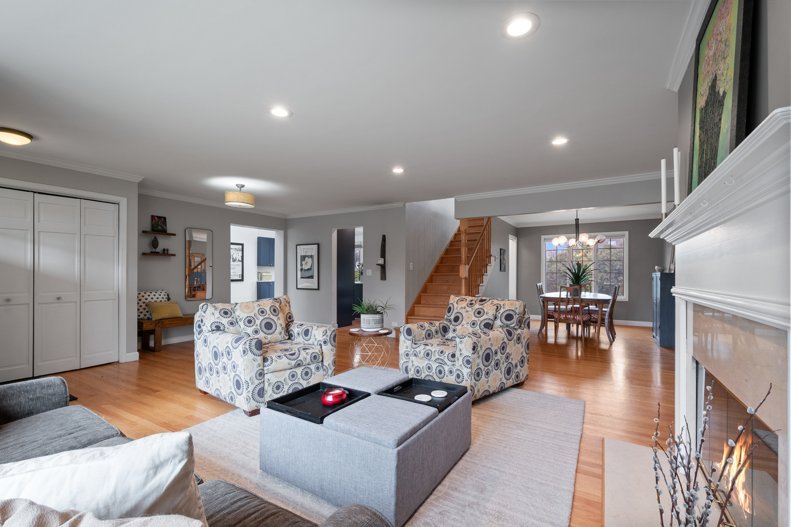 160 E LAHON Street