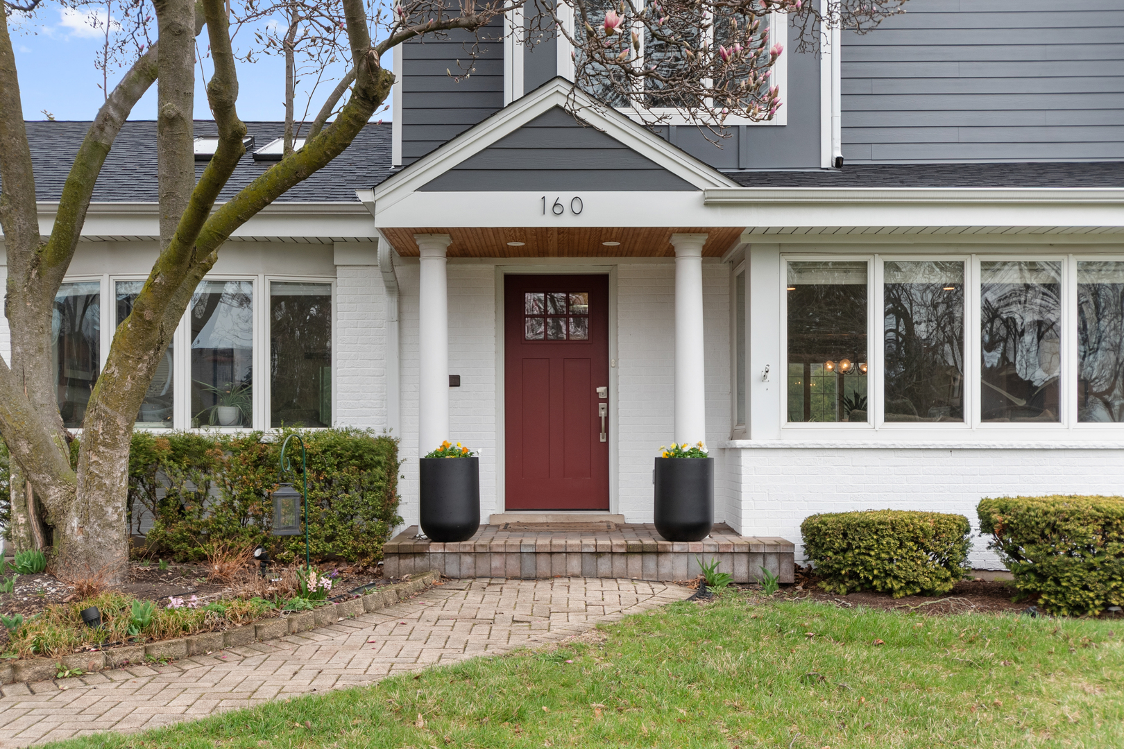160 E LAHON Street