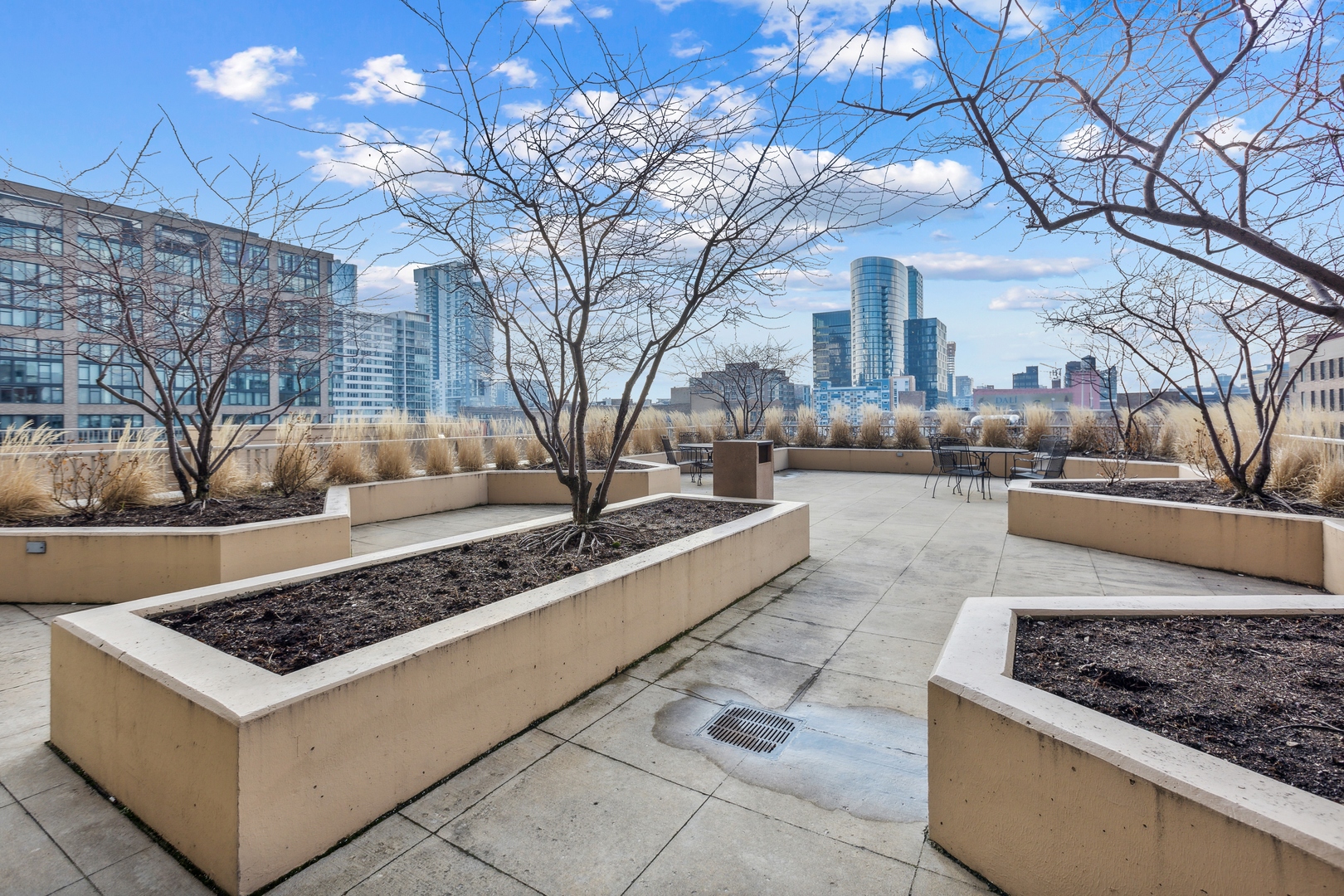 200 N JEFFERSON Street Unit: 2207