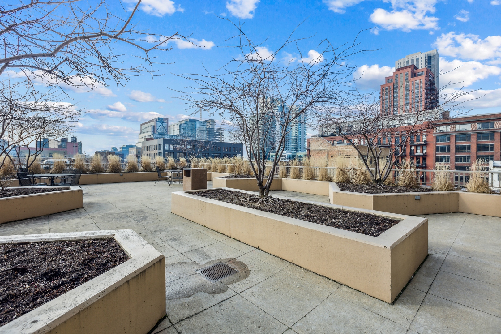 200 N JEFFERSON Street Unit: 2207