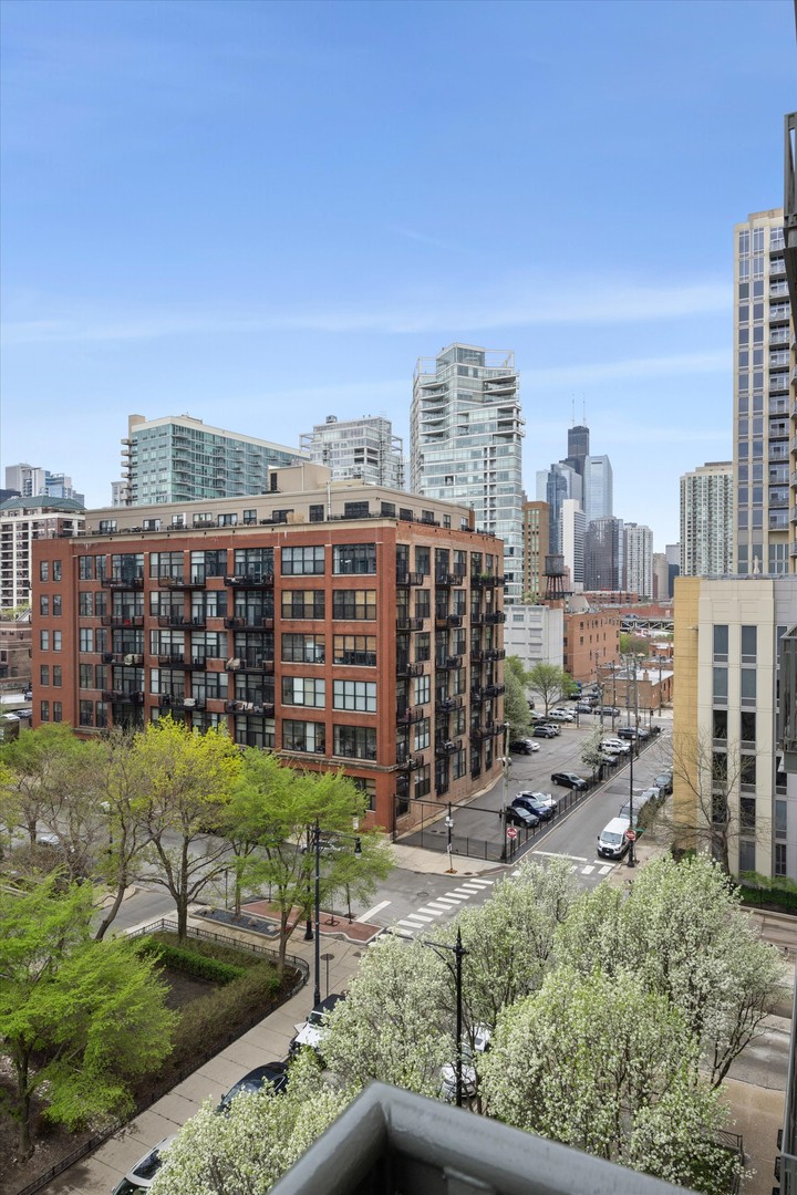 758 N Larrabee Street Unit: 519