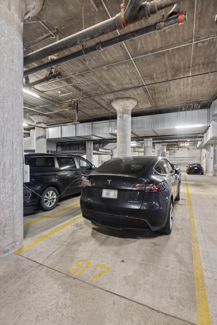 758 N Larrabee Street Unit: 519