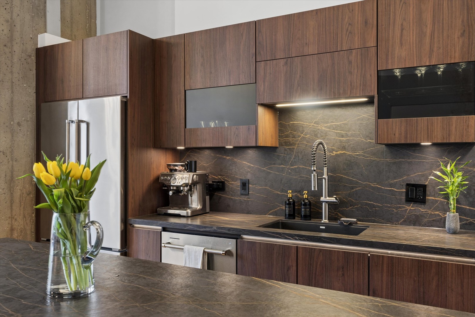 758 N Larrabee Street Unit: 519