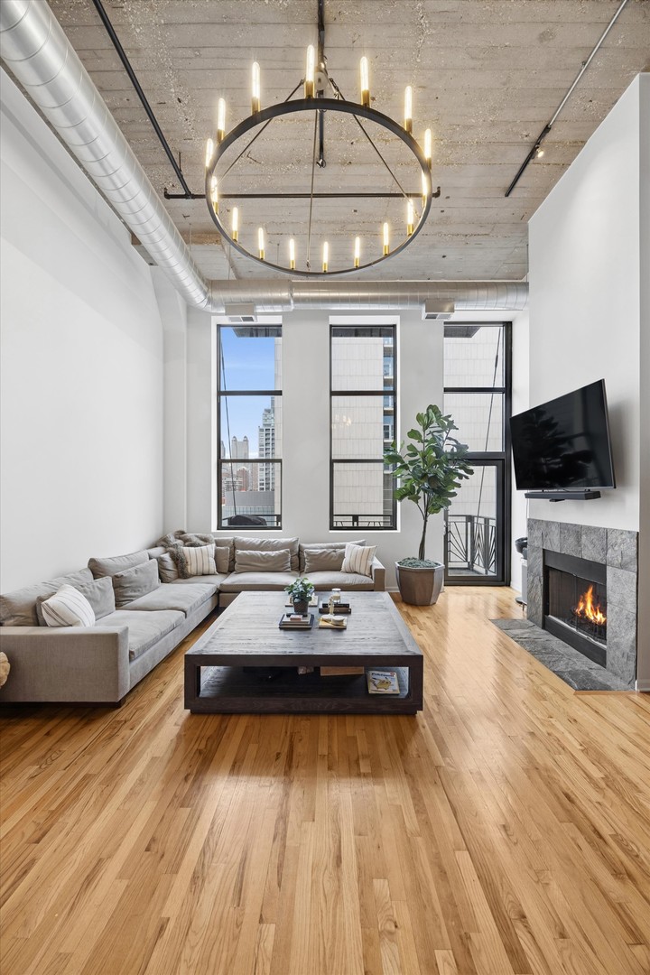 758 N Larrabee Street Unit: 519