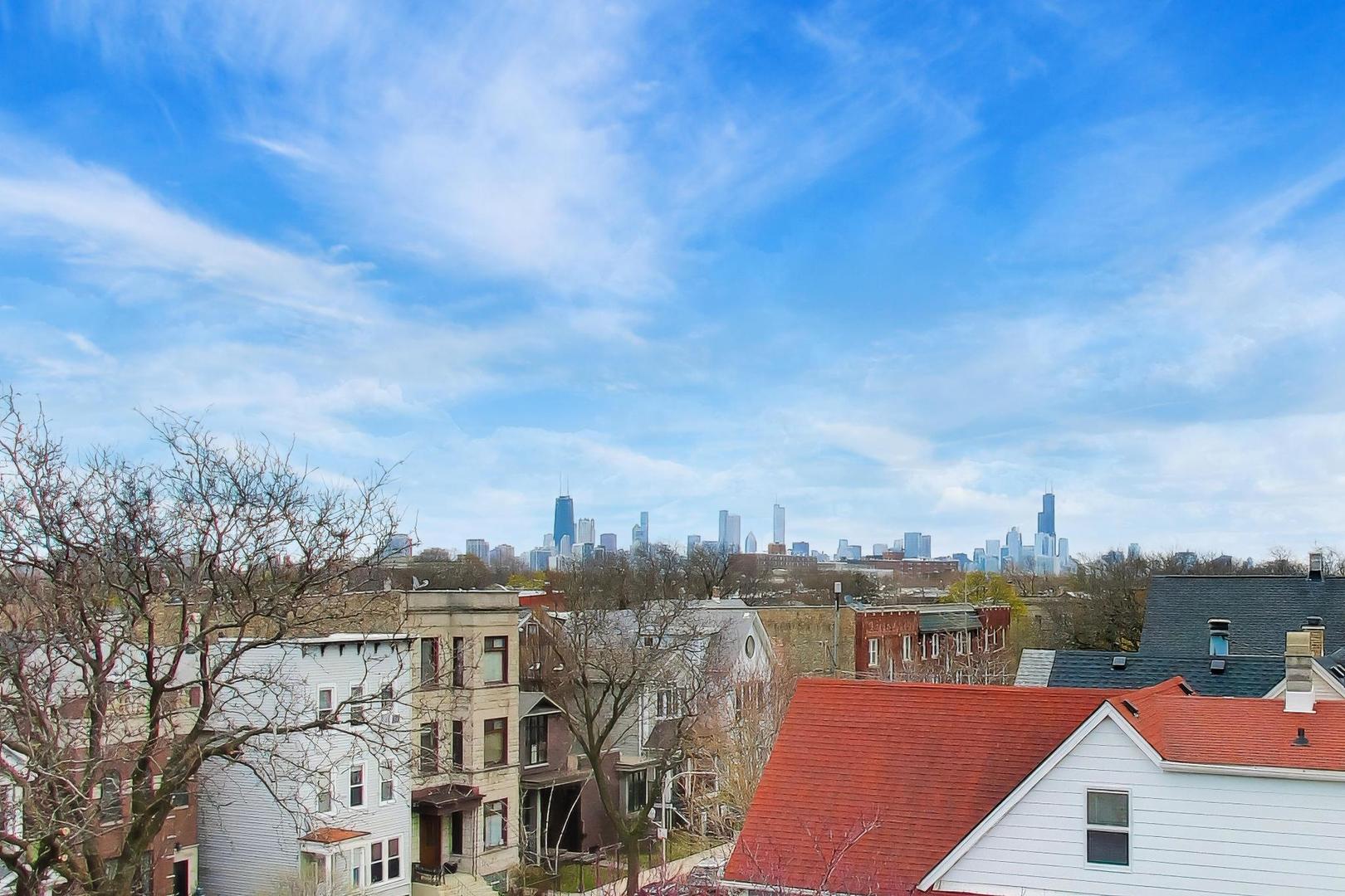 3042 N Clifton Avenue Unit: 3