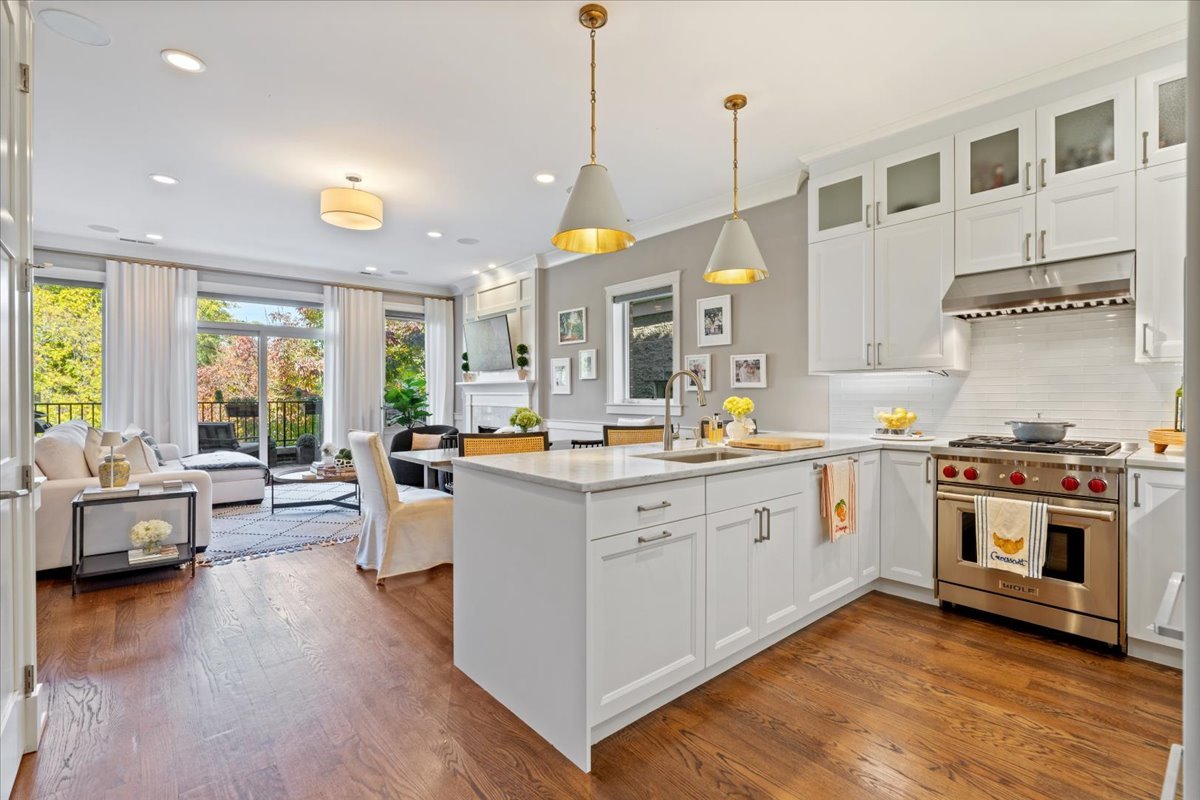 863 W Wrightwood Avenue Unit: 3