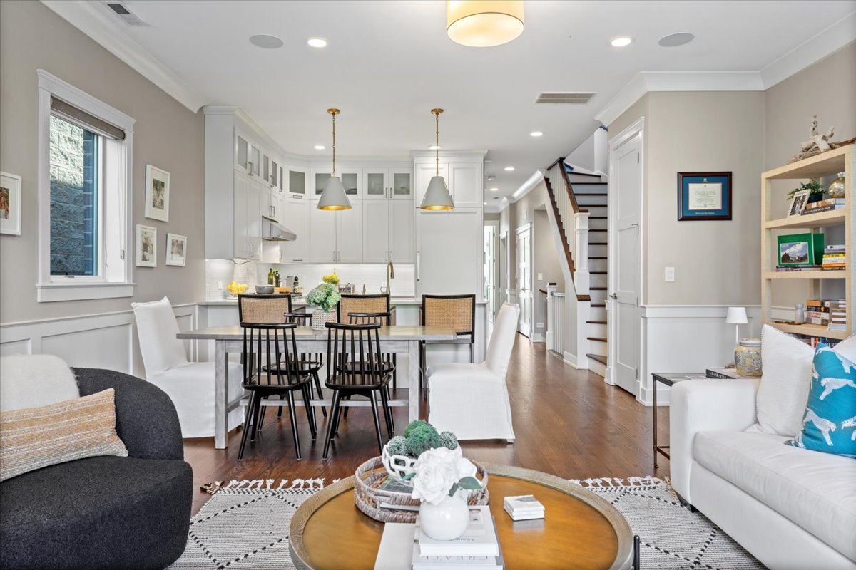 863 W Wrightwood Avenue Unit: 3