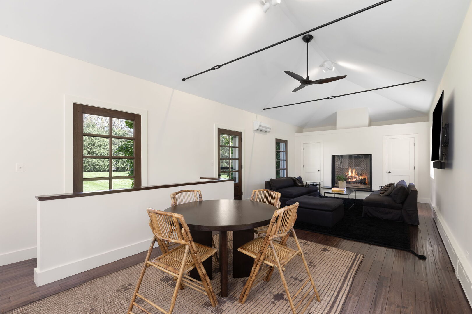 51 S Mayflower Road