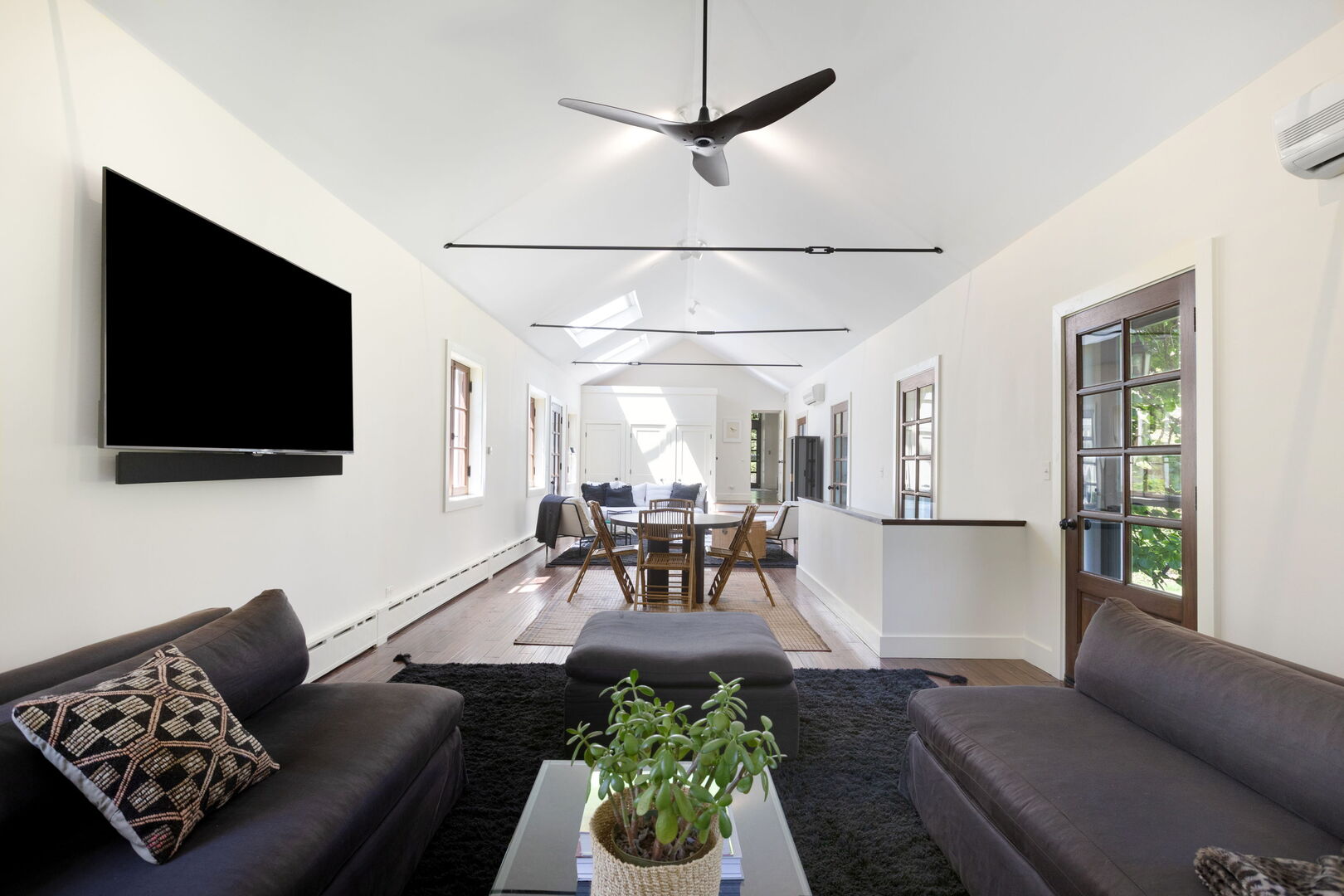 51 S Mayflower Road