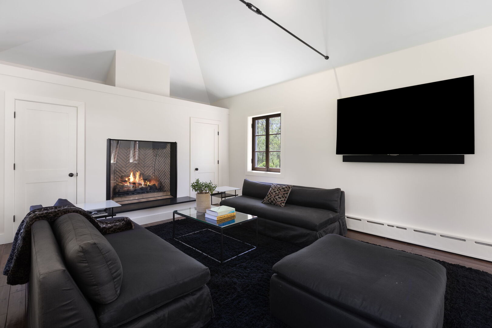 51 S Mayflower Road