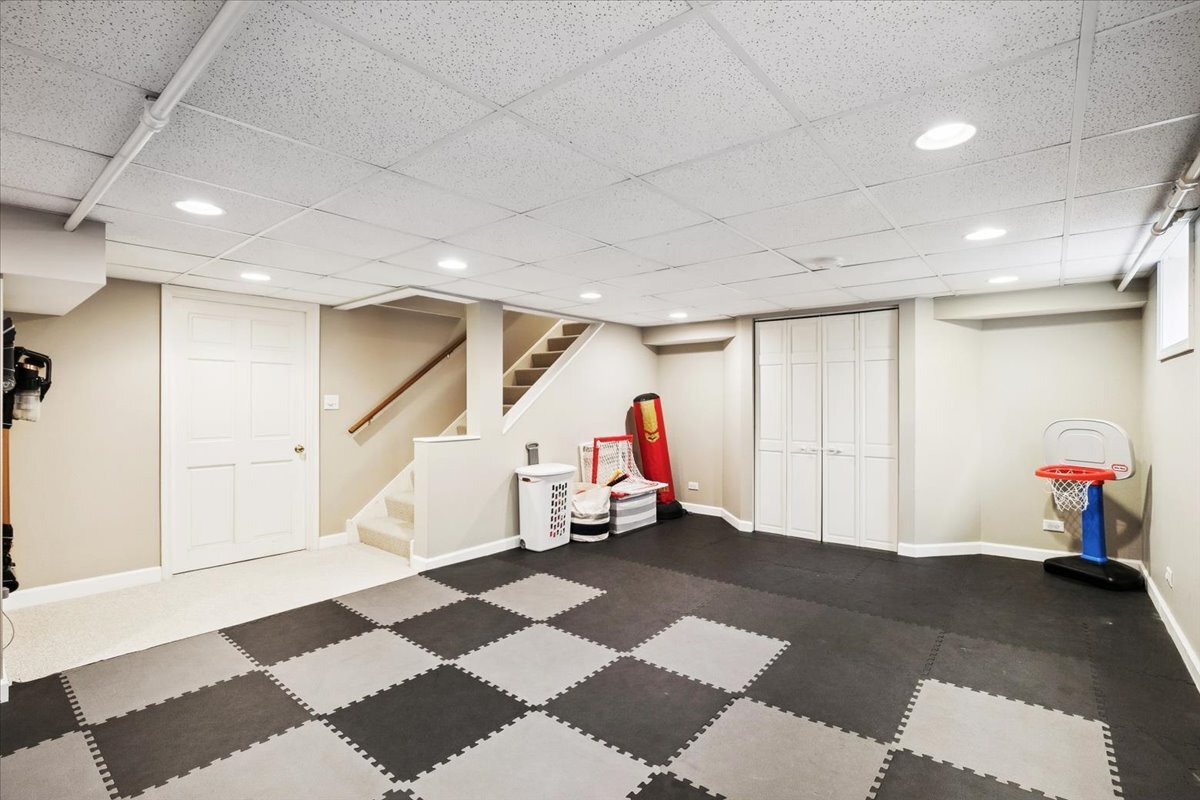 321 Vincent Court