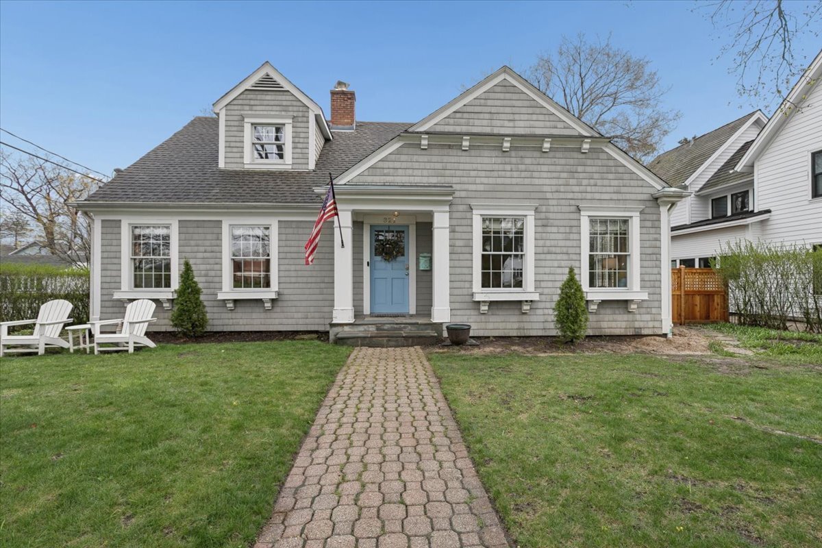 321 Vincent Court