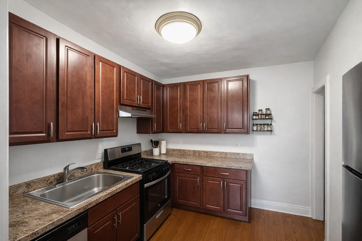2461 N Clark Street Unit: 2