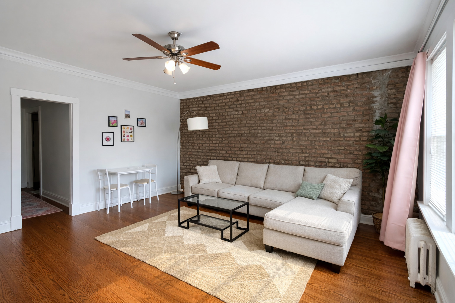 2461 N Clark Street Unit: 2