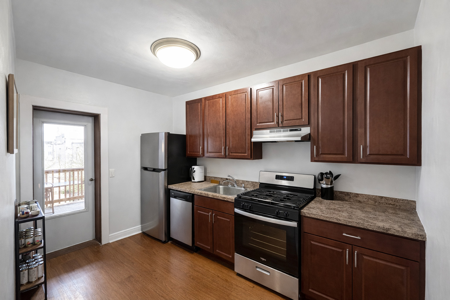 2461 N Clark Street Unit: 2