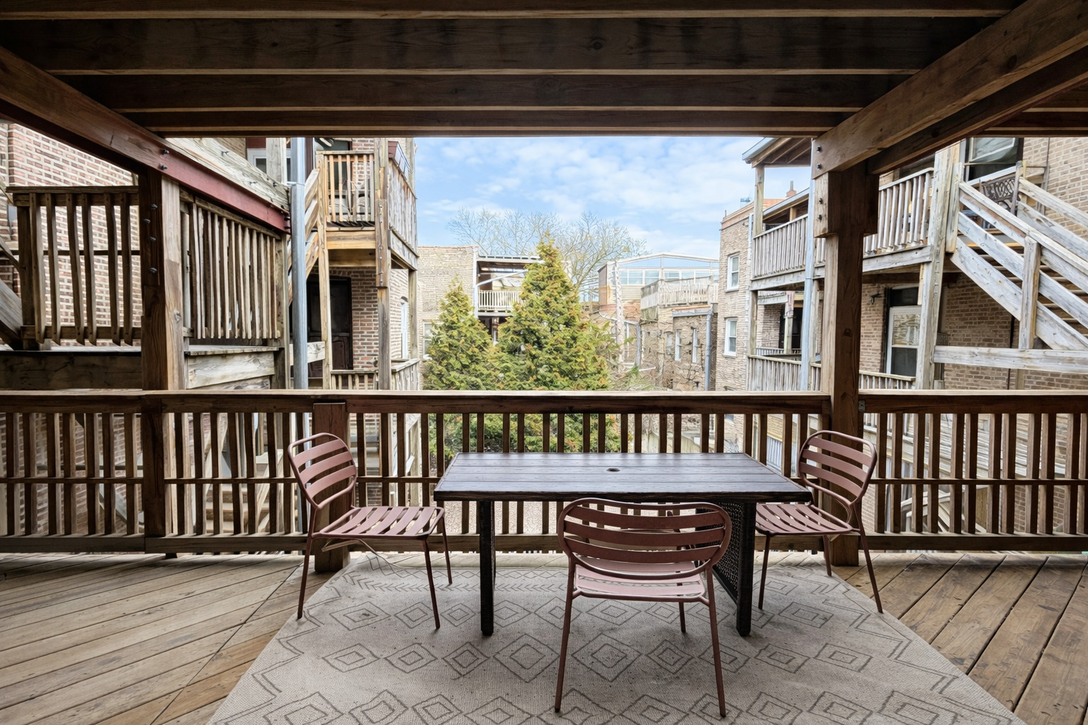 2461 N Clark Street Unit: 2