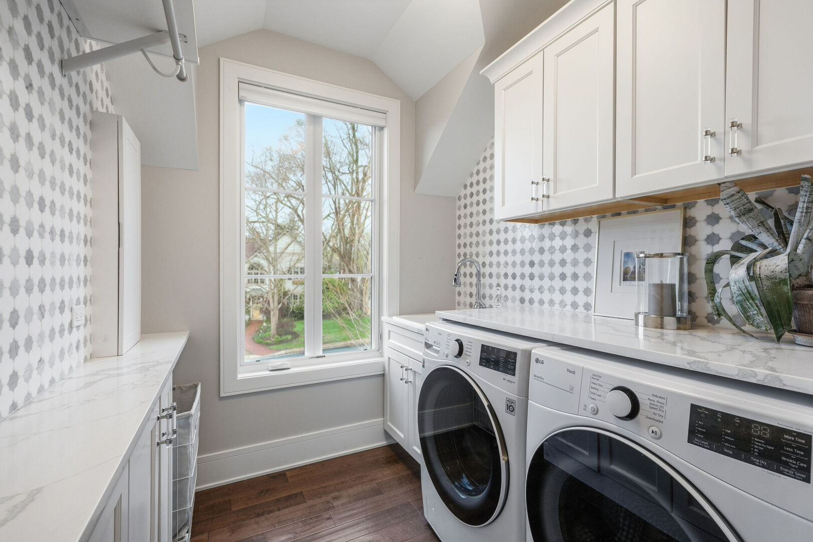 618 Buckingham Place