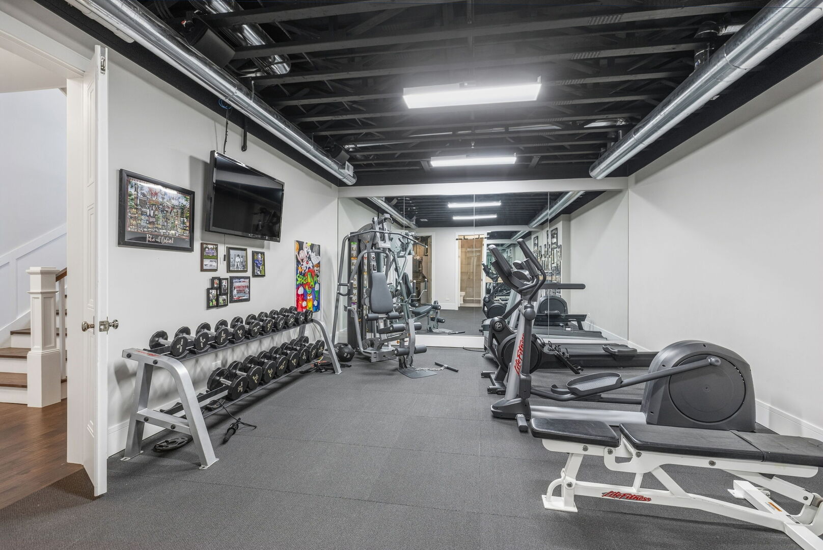 618 Buckingham Place