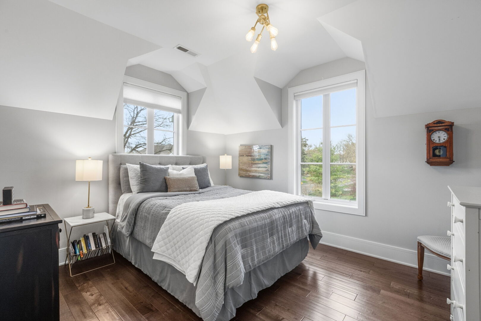 618 Buckingham Place