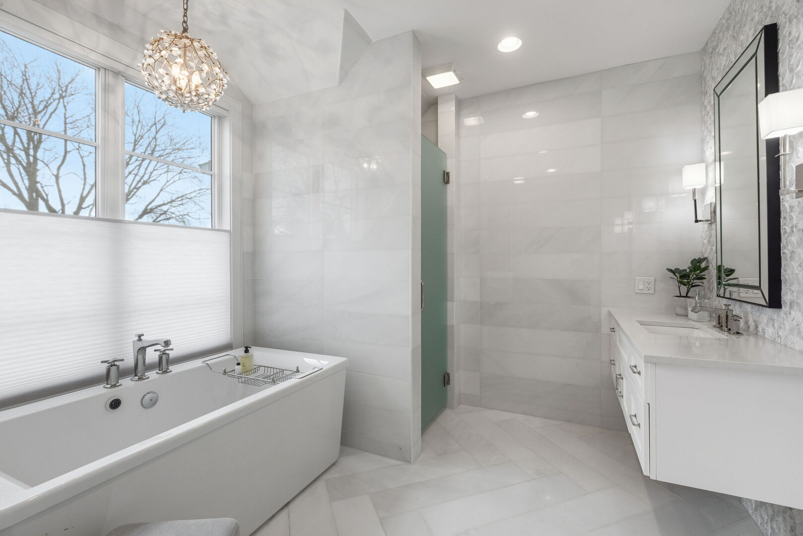 618 Buckingham Place