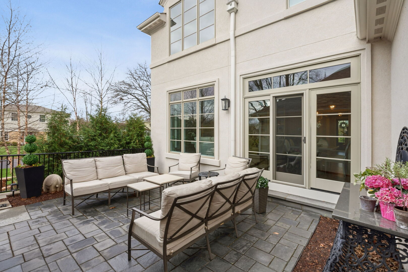 618 Buckingham Place