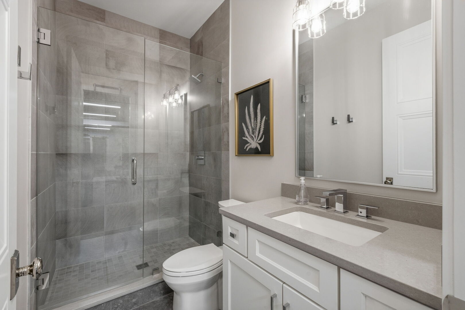 618 Buckingham Place