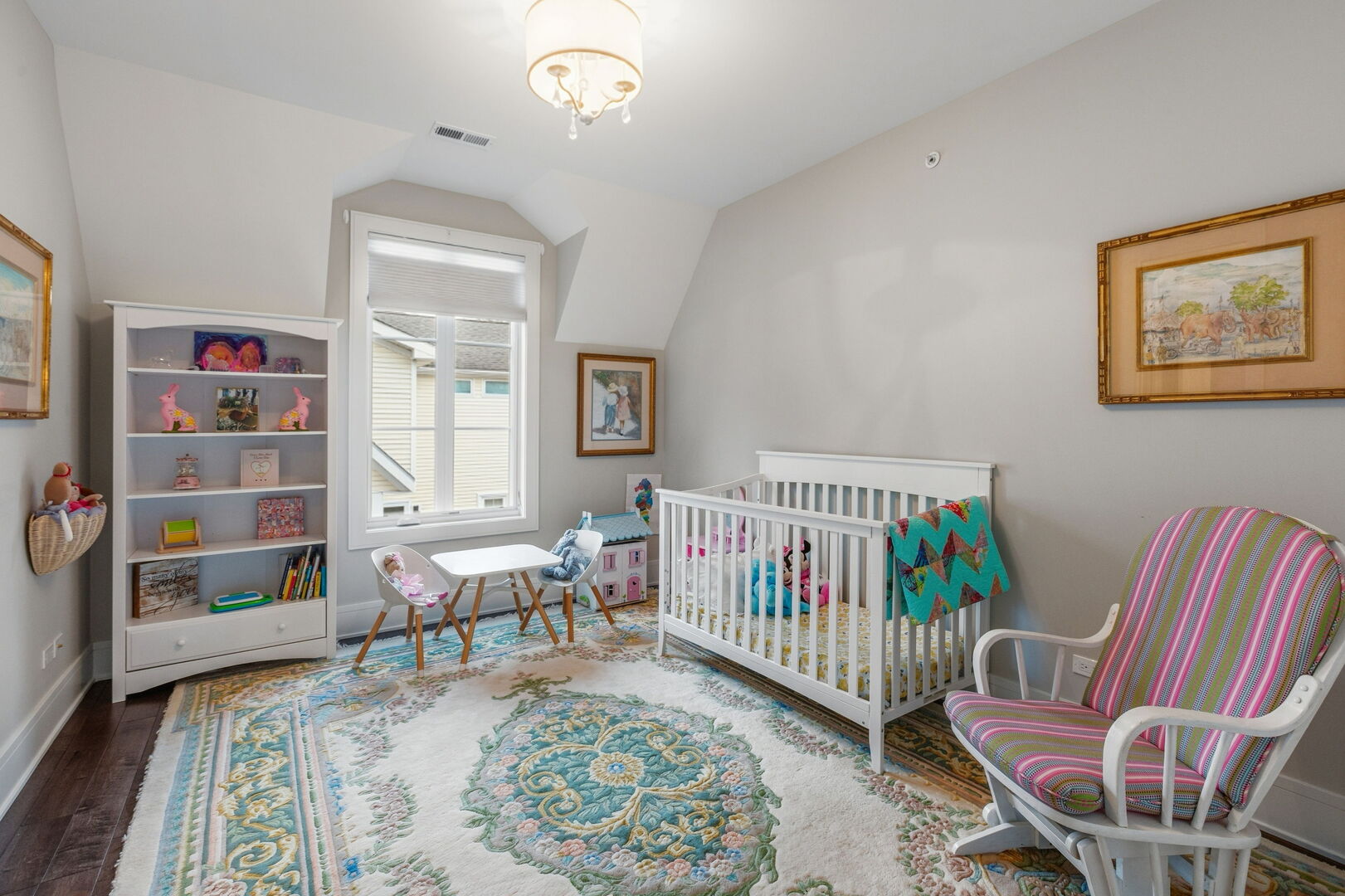 618 Buckingham Place