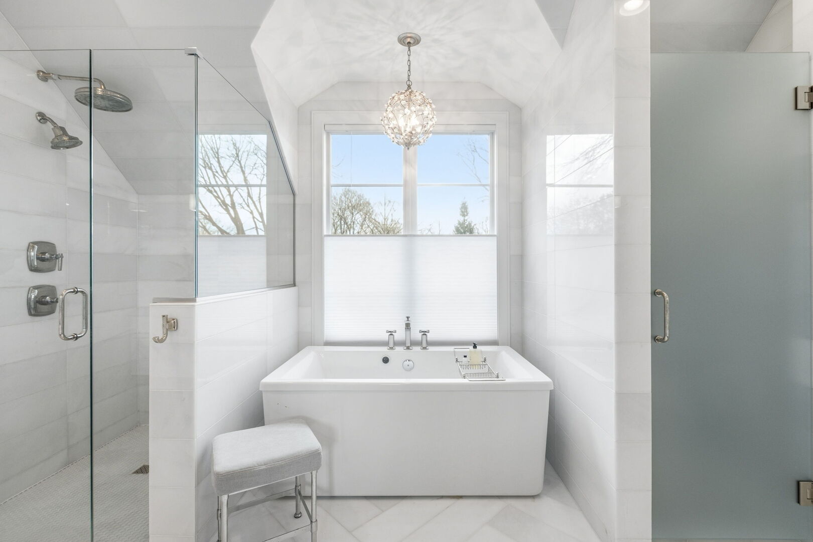 618 Buckingham Place