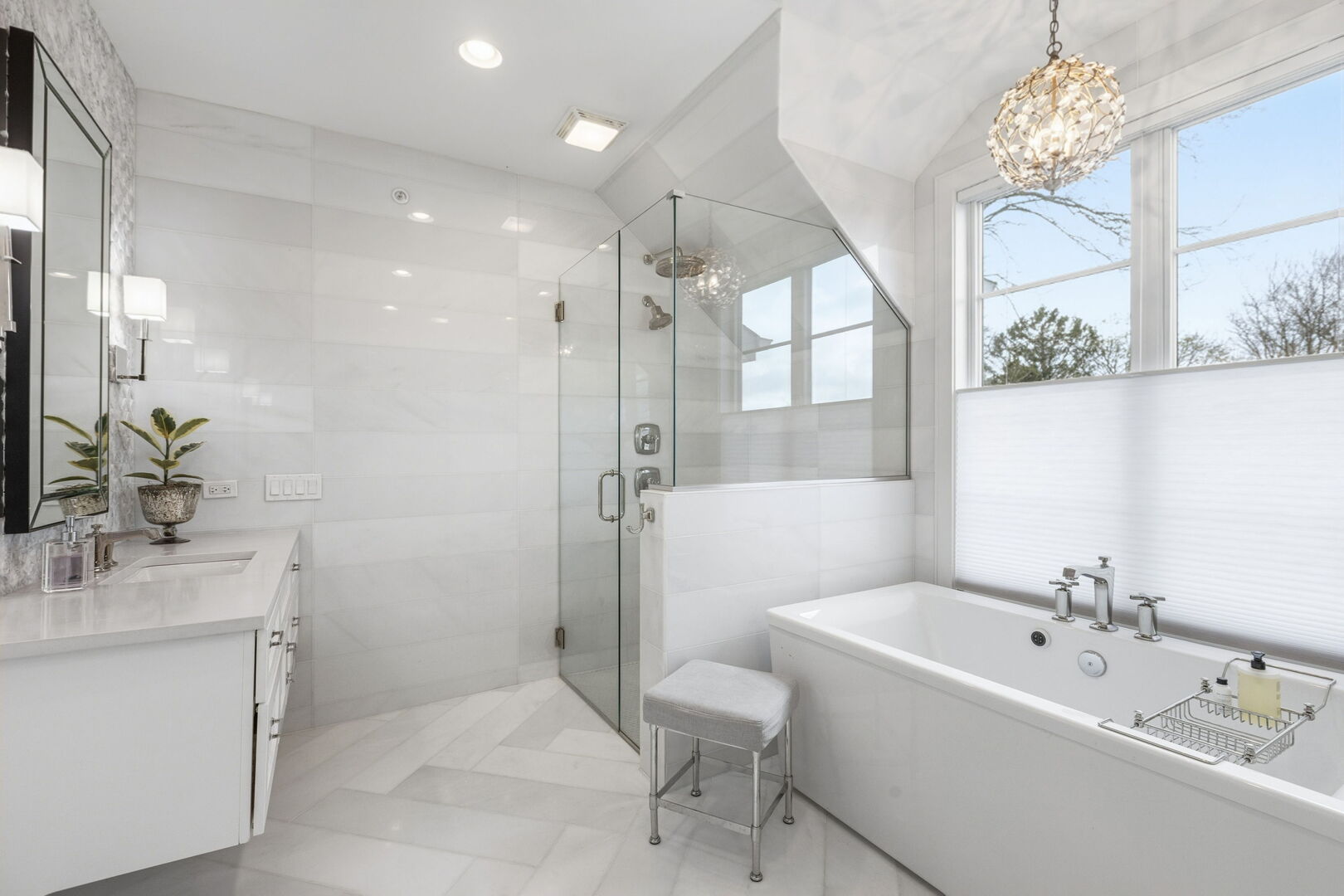 618 Buckingham Place