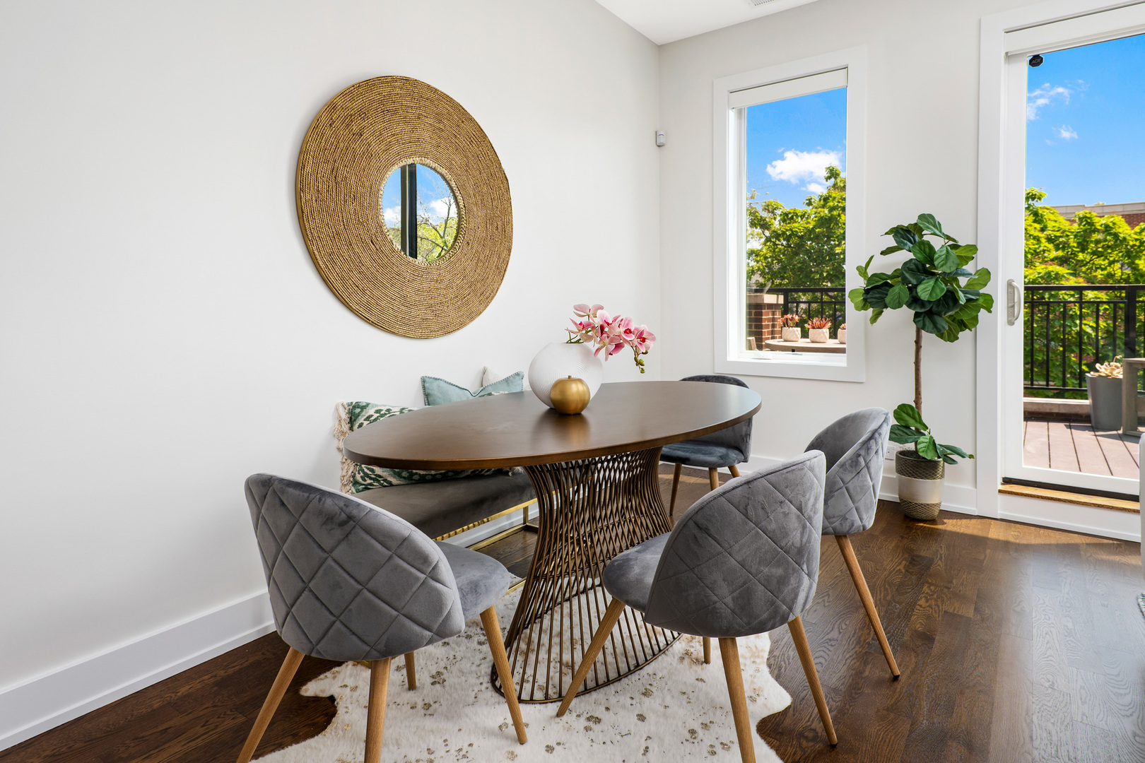 2908 N Burling Street Unit: 3